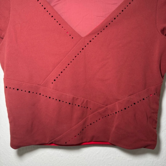 Athleta Top Women's XS Rust It's A Wrap Tee Performance Active Workout Yoga Crop - Picture 4 of 7